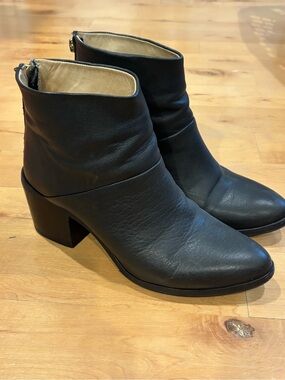 Nisolo Women’s Black Leather Block Heel Ankle Boots